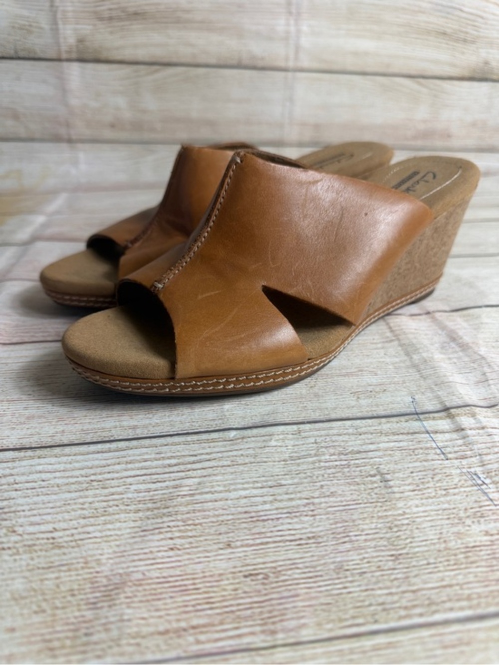 Clarks Helio Island wedge sandals brown leather. Size 9